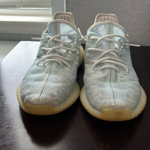 Yeezy 350v2 mono ice size 9